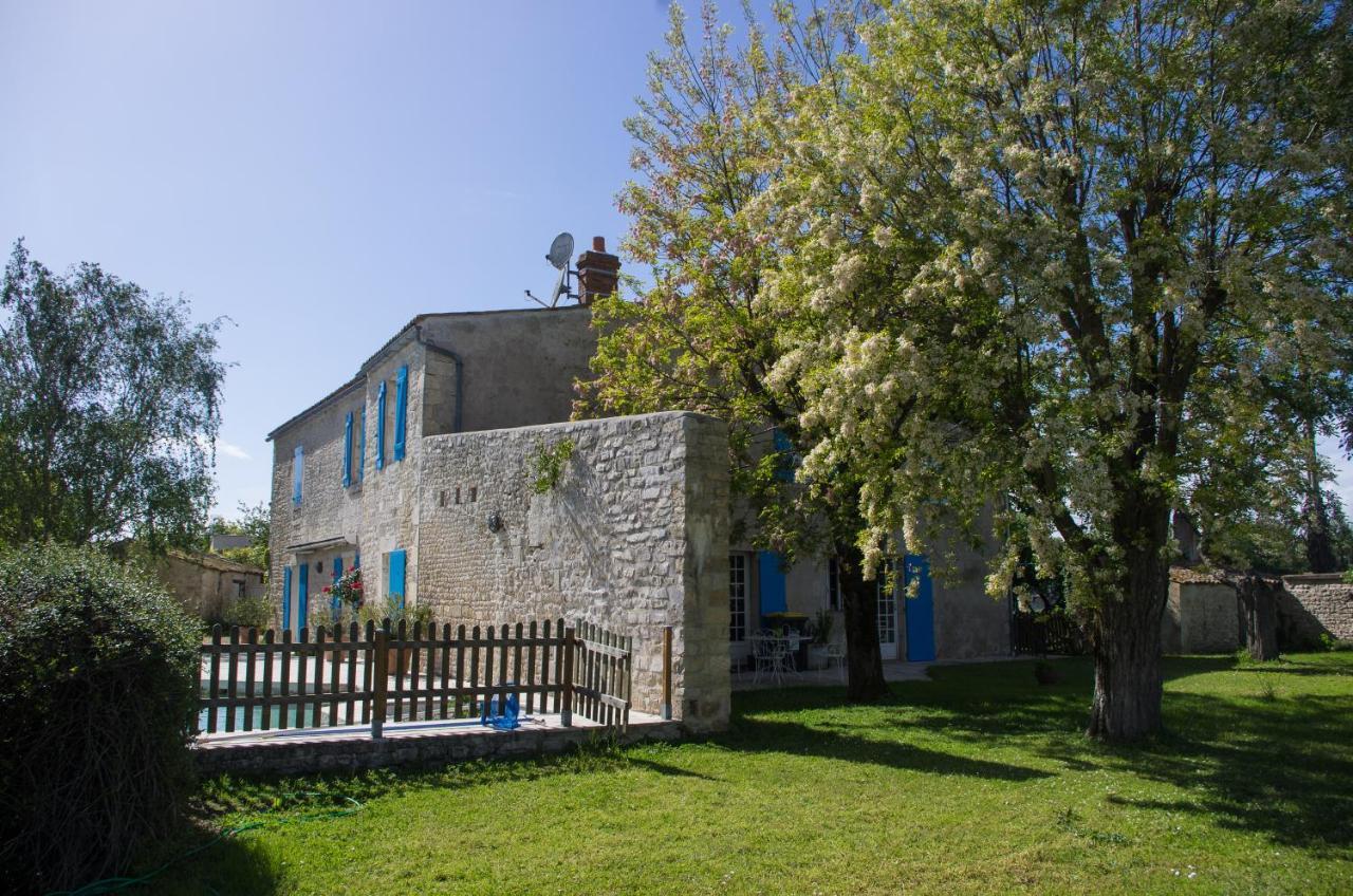 Logis Saint Leonard Bed & Breakfast Dompierre-sur-Mer Exterior photo